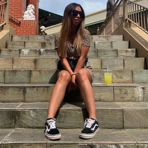 Meet your Posher, Duyen